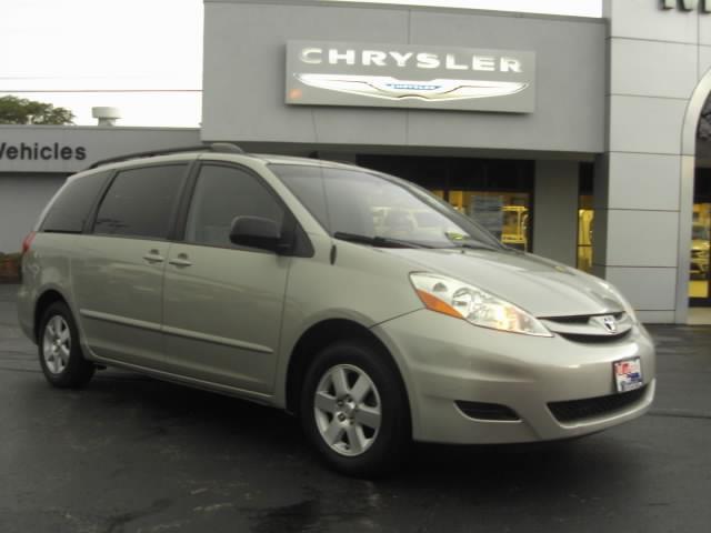 2008 Toyota Sienna X
