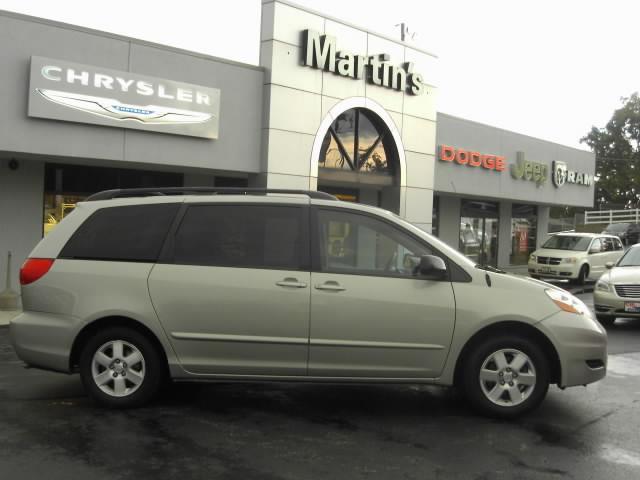 2008 Toyota Sienna X