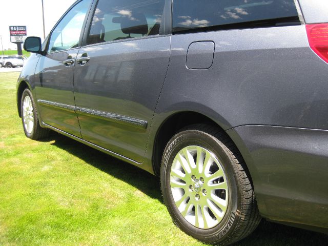 2008 Toyota Sienna SR5 Sport Edition