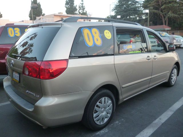 2008 Toyota Sienna X