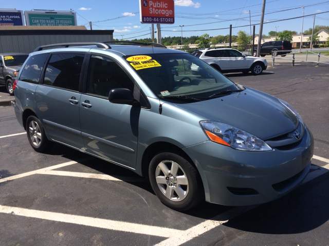 2008 Toyota Sienna XLE Leather Sunroof And DVD