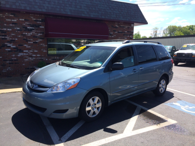 2008 Toyota Sienna XLE Leather Sunroof And DVD