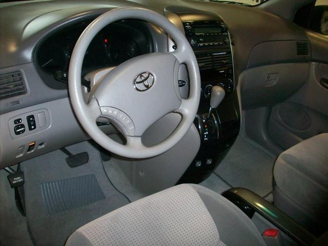 2008 Toyota Sienna X