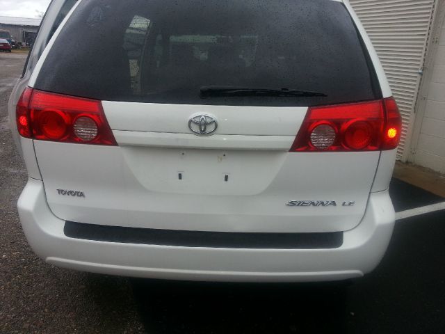 2008 Toyota Sienna XLE Leather Sunroof And DVD