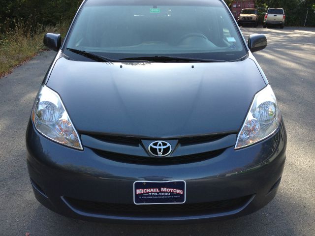 2008 Toyota Sienna FX35 AWD