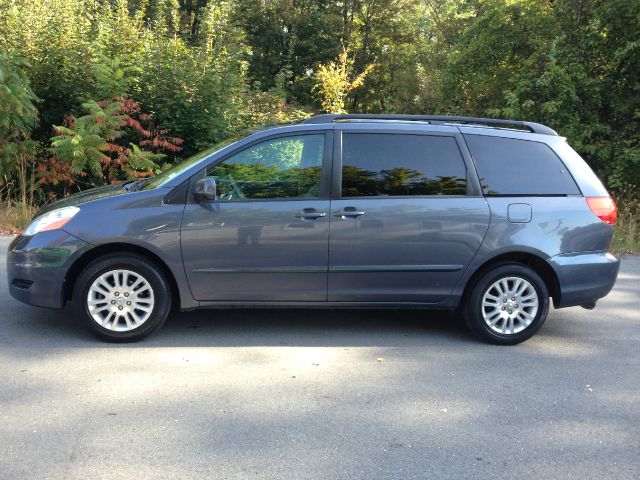 2008 Toyota Sienna FX35 AWD