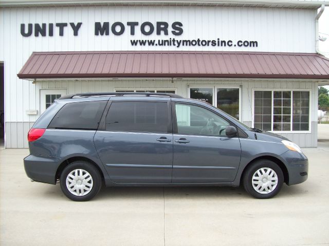 2008 Toyota Sienna XLE Leather Sunroof And DVD