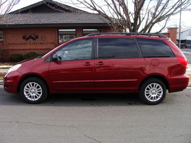 2009 Toyota Sienna 4.6L XLT Sport