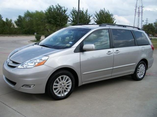 2009 Toyota Sienna 4dr Sdn I4 Man SE-R Spec V