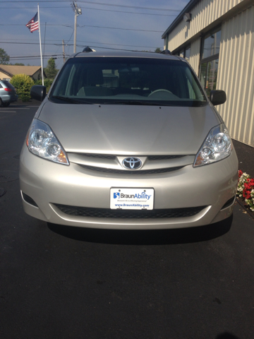 2010 Toyota Sienna SXT Ext Cab