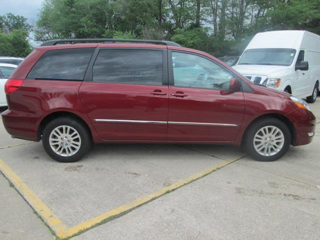2010 Toyota Sienna SEL Sport Utility 4D