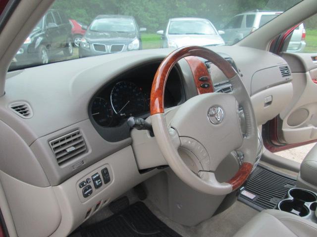 2010 Toyota Sienna SEL Sport Utility 4D