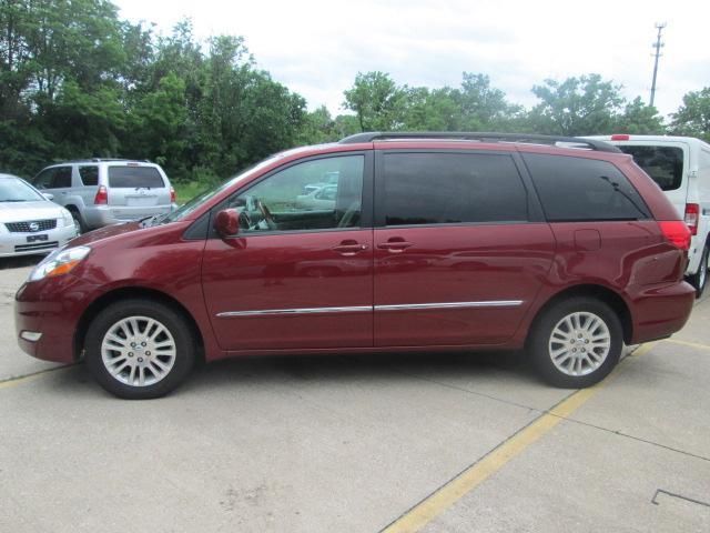 2010 Toyota Sienna SEL Sport Utility 4D
