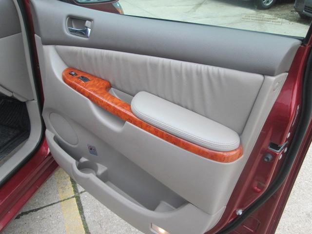 2010 Toyota Sienna SEL Sport Utility 4D