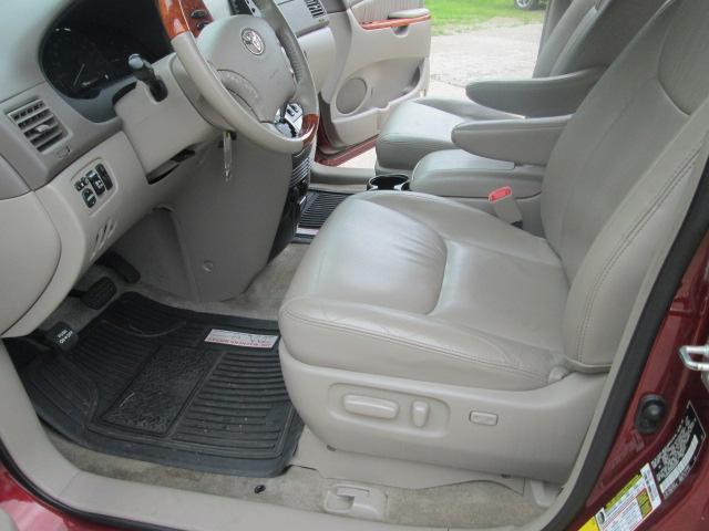 2010 Toyota Sienna SEL Sport Utility 4D