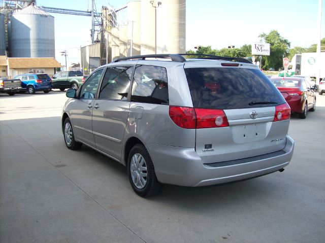 2010 Toyota Sienna SXT Ext Cab