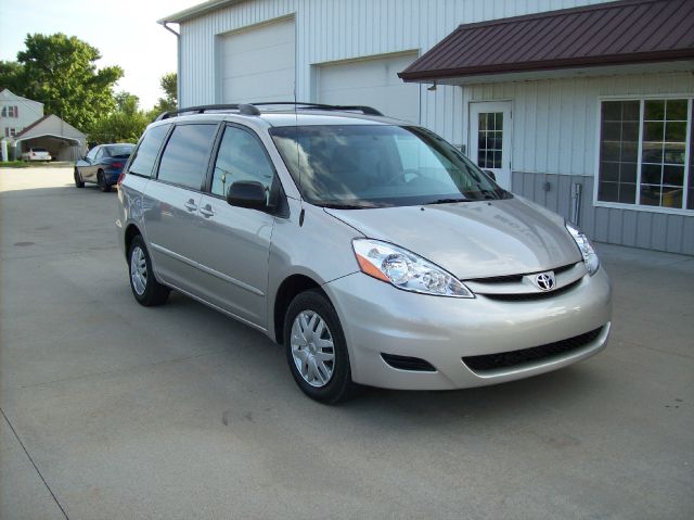 2010 Toyota Sienna SXT Ext Cab