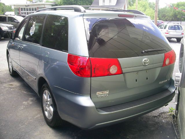 2010 Toyota Sienna 1996 Buick