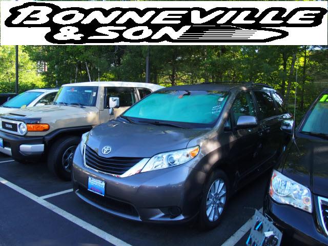 2011 Toyota Sienna X