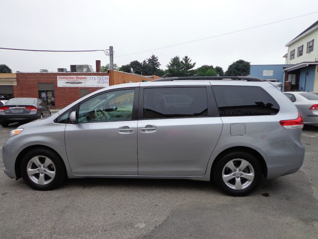 2011 Toyota Sienna 4dr Wgn Auto Grand Touring