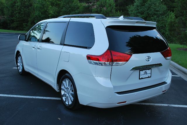 2011 Toyota Sienna 4dr Wgn Auto Grand Touring