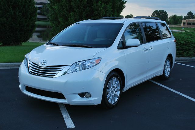 2011 Toyota Sienna 4dr Wgn Auto Grand Touring