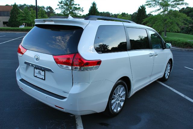 2011 Toyota Sienna 4dr Wgn Auto Grand Touring