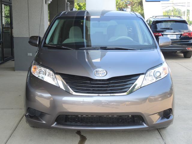 2011 Toyota Sienna X