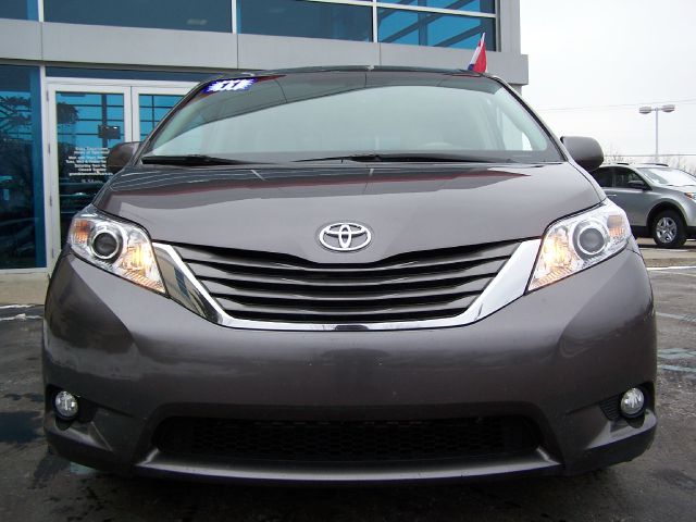 2011 Toyota Sienna Limited Awd/touring AWD