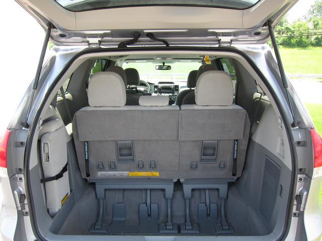 2011 Toyota Sienna X