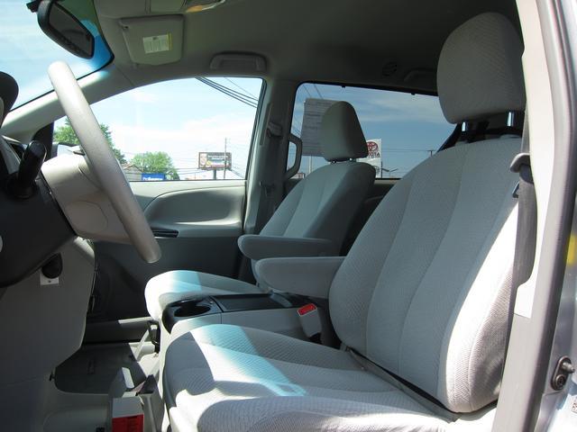 2011 Toyota Sienna X