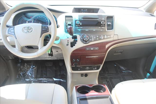 2011 Toyota Sienna Unknown