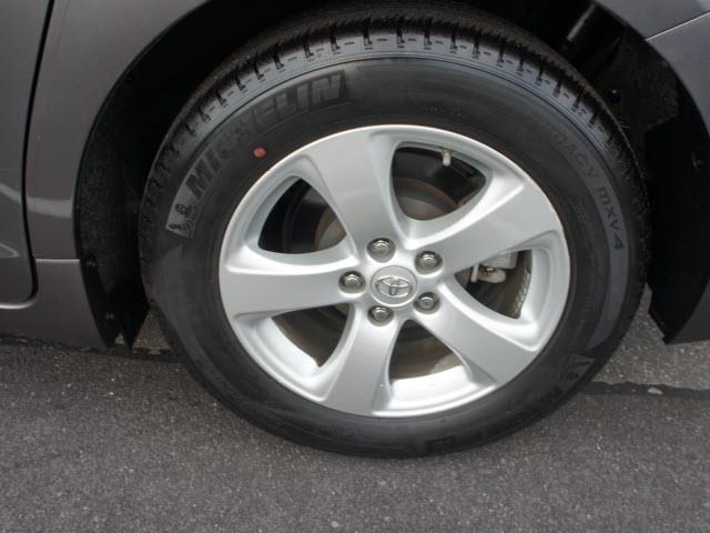 2011 Toyota Sienna SEL W/ Moonroofalloy Wheels