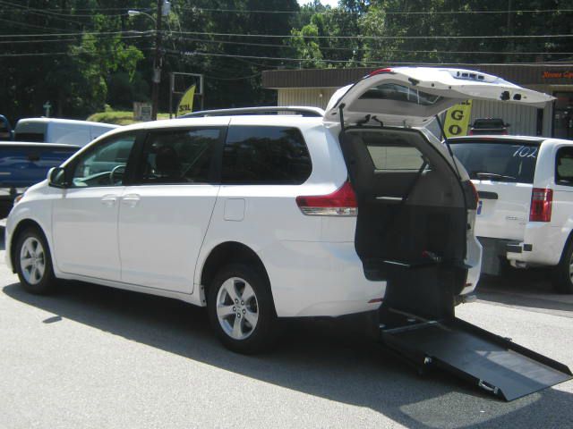2011 Toyota Sienna 4dr Wgn Auto Grand Touring