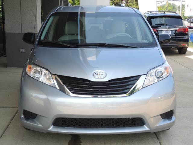 2011 Toyota Sienna X