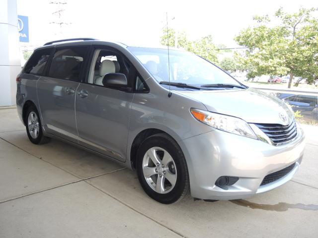 2011 Toyota Sienna X