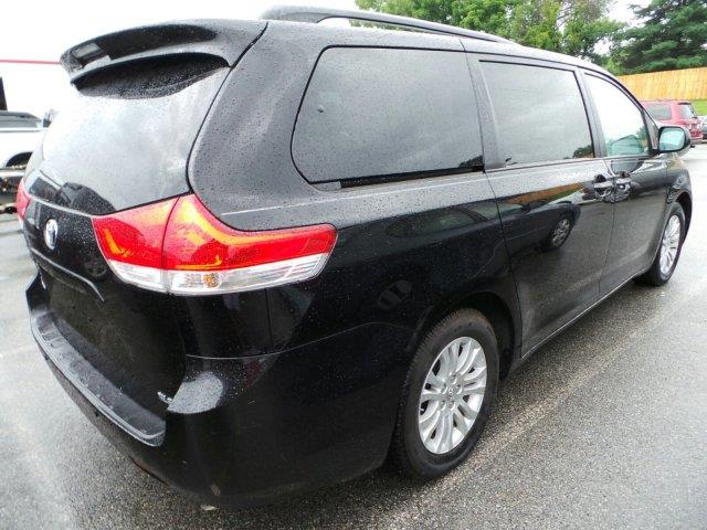 2011 Toyota Sienna SEL Sport Utility 4D