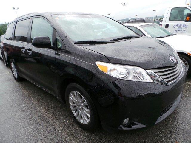 2011 Toyota Sienna SEL Sport Utility 4D