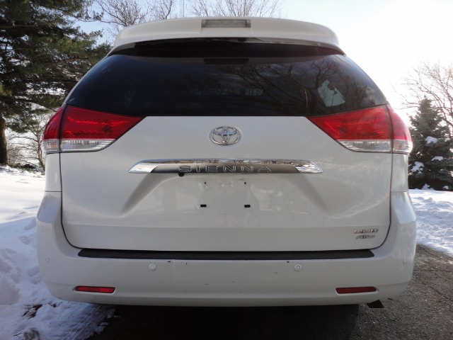 2011 Toyota Sienna S Sport PLUS