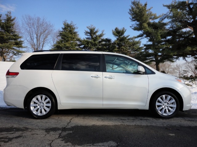 2011 Toyota Sienna S Sport PLUS