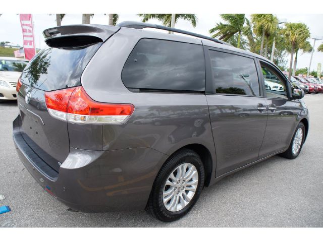 2011 Toyota Sienna 2.5i Cvt