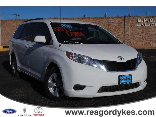 2011 Toyota Sienna Enthusiast 2D Roadster