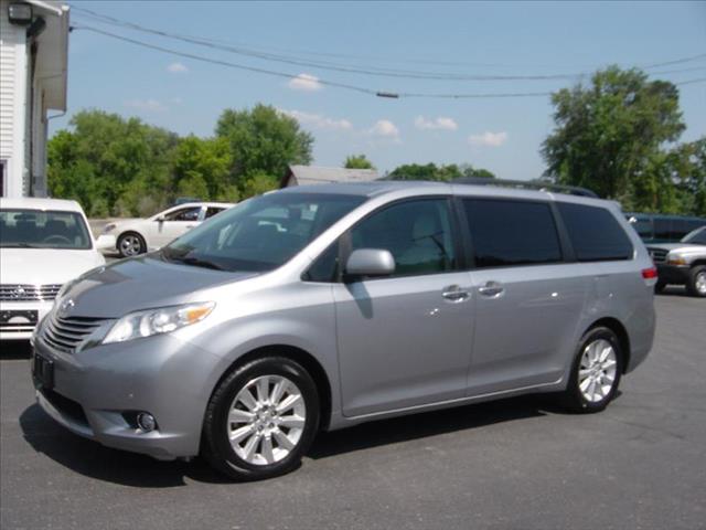 2011 Toyota Sienna 3.0 Avant Quattro