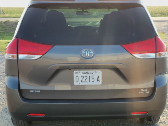 2011 Toyota Sienna Eddie Bauer 4x4