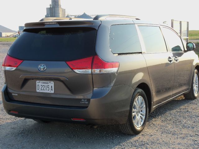2011 Toyota Sienna Eddie Bauer 4x4