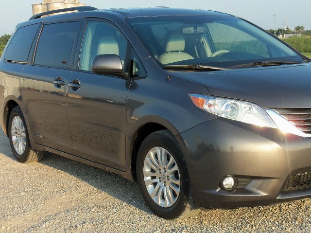 2011 Toyota Sienna Eddie Bauer 4x4