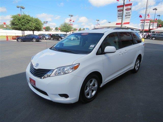 2011 Toyota Sienna X