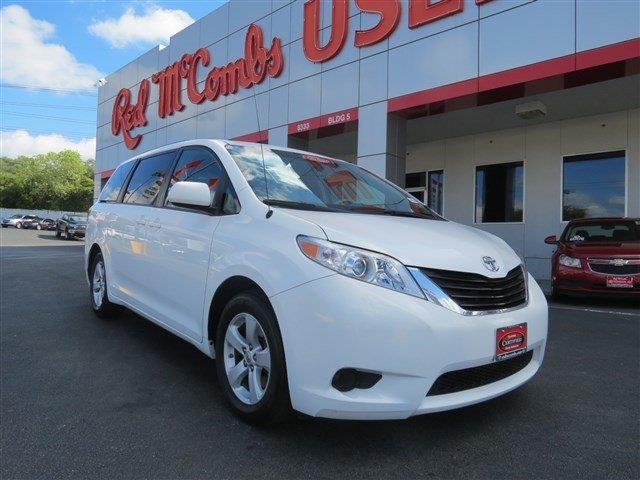 2011 Toyota Sienna X