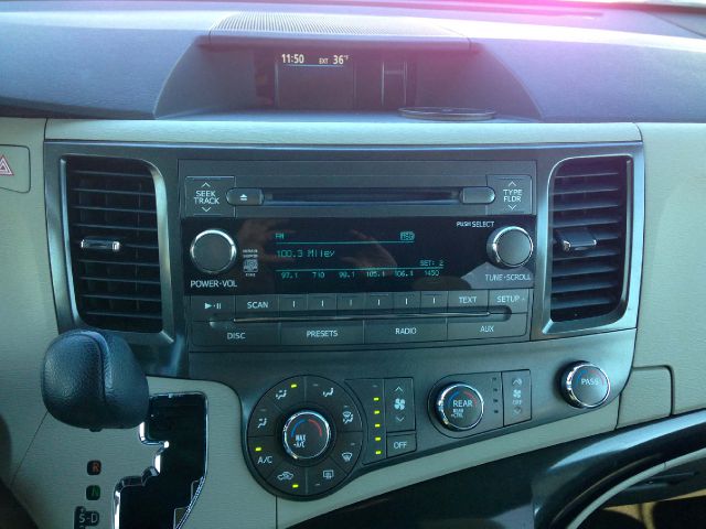 2011 Toyota Sienna 4dr Wgn Auto Grand Touring