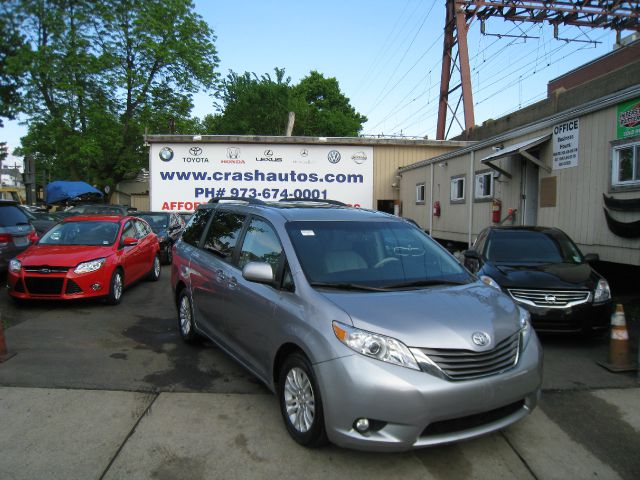 2011 Toyota Sienna 4dr 2.5L Turbo W/sunroof/3rd Row AWD SUV